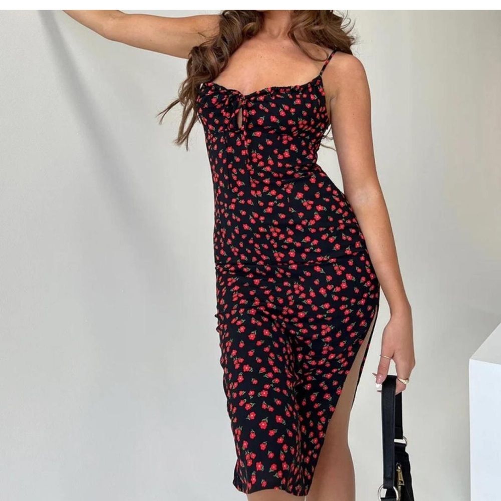 Princess Polly noda midi dress size s black red floral side slit spaghetti strap